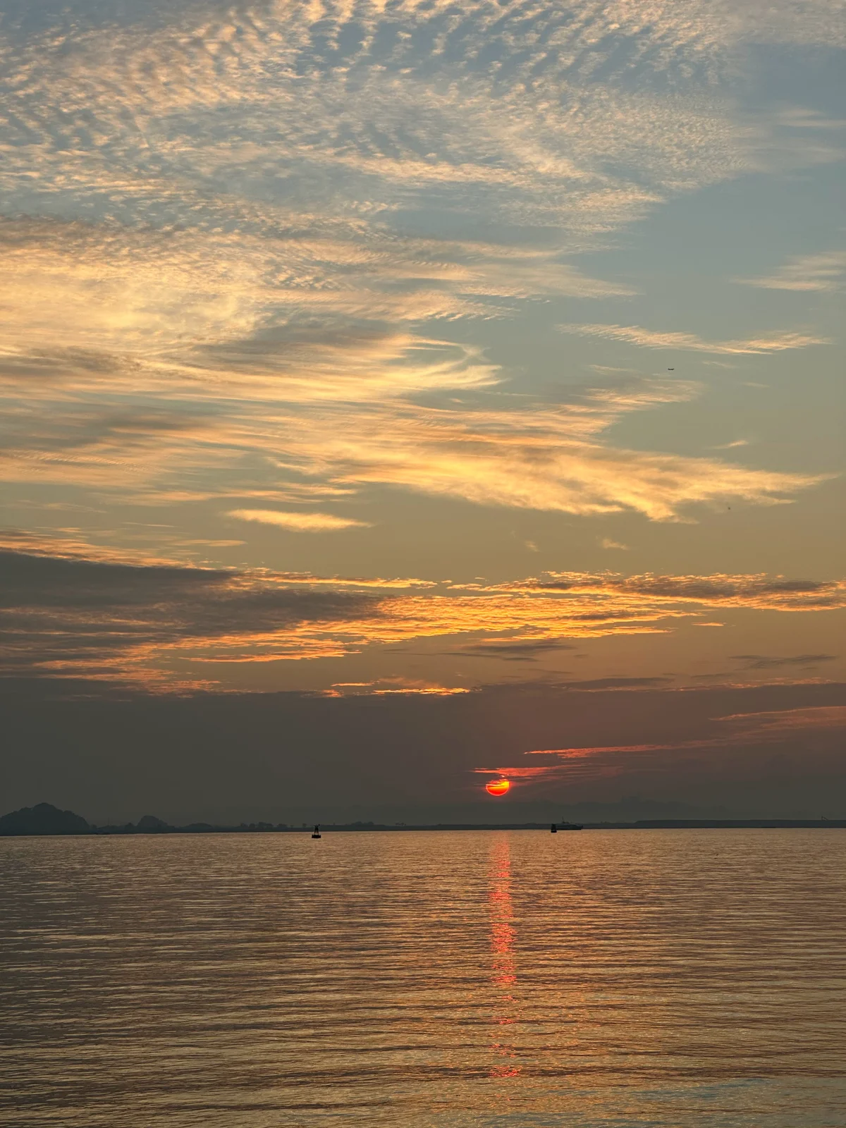 The breathtaking sunrise itself.