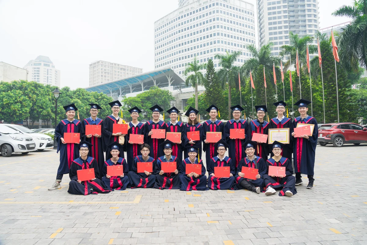Front row, from left: CuongNM, HungPD, GiangNT, Duc-Anh, GiangTT, HungPT, Hoang Ngo, HungLV.<br>Back row: Giang Hoang, HoangNV, Xuan-Anh, Hoang Le, HoangDV, Hieu, Linh, CuongNXV, Khai, Tuan-Anh Do, Tuan-Anh Dao, Midu.
