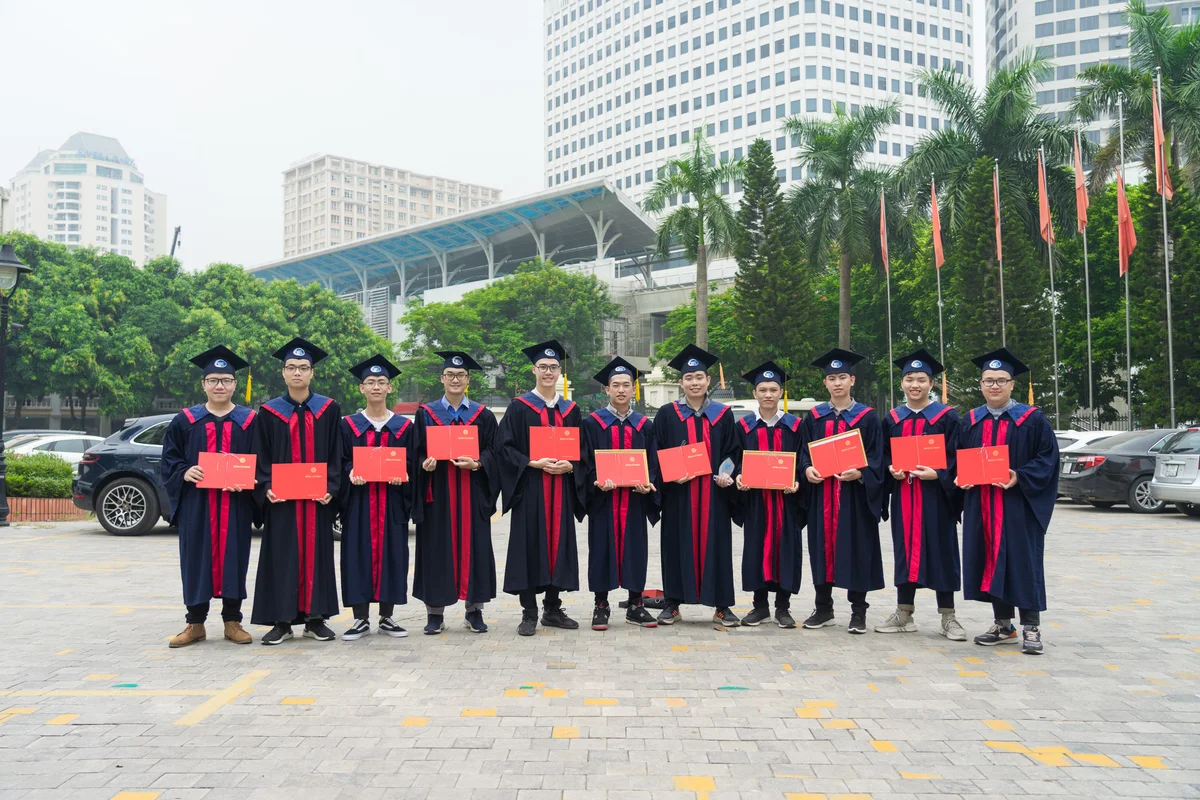From left: HoangDV, CuongNM, Hoang Le, HoangNV, Xuan-Anh, CuongNXV, Hoang Ngo, Hieu, Midu, Giang Hoang, Khai.