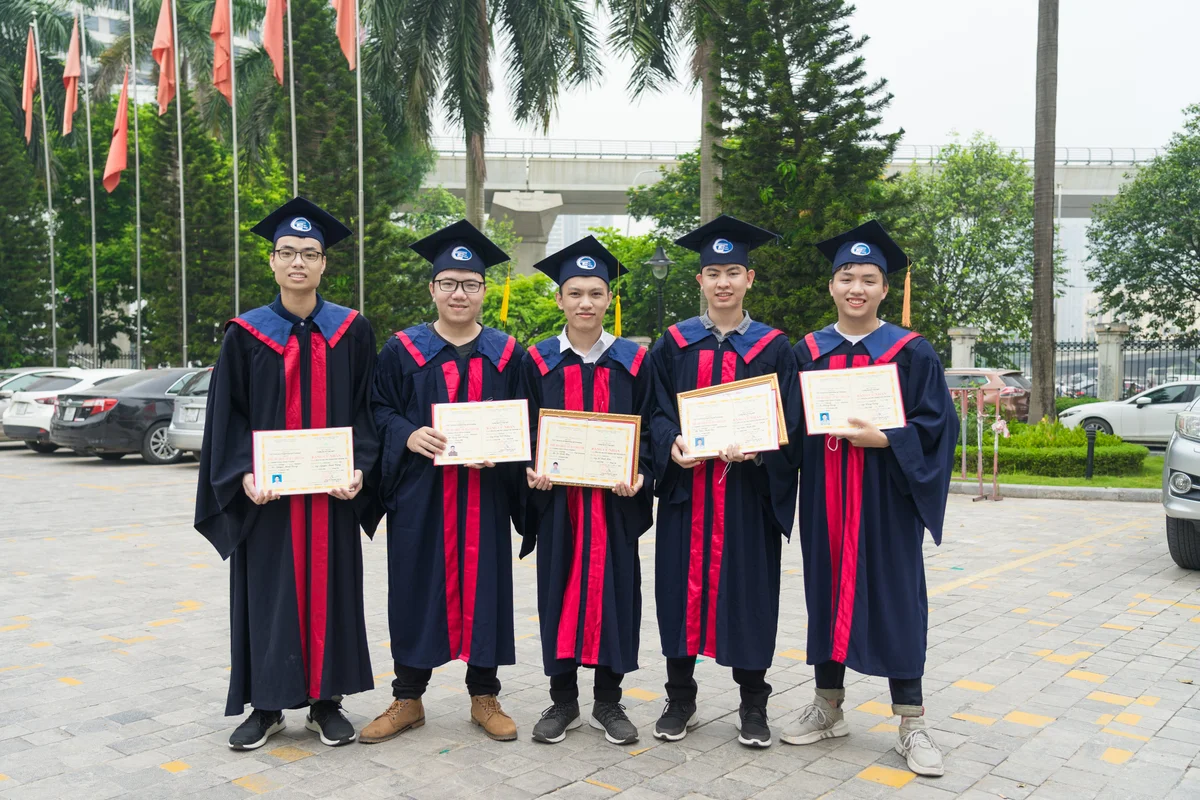 The Five Frogs